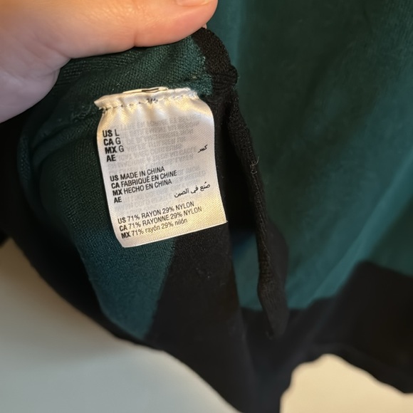 Colorblock Sweater ✨NWOT✨ - Picture 8 of 8